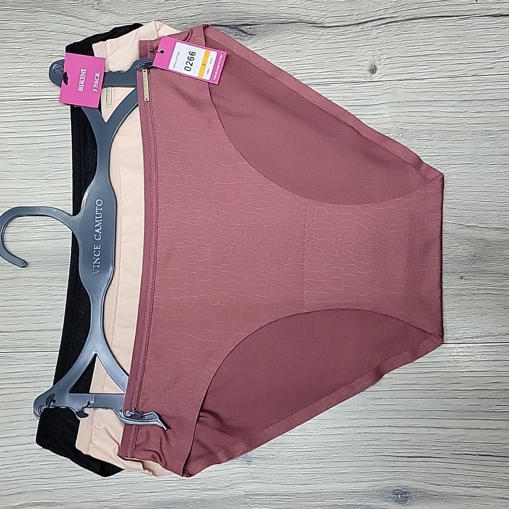 VINCE CAMUTO BIKINI.